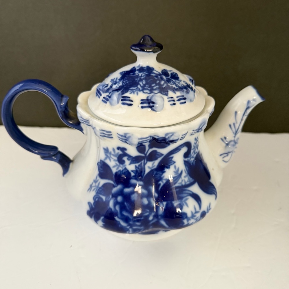 Blue & White Floral Ceramic Teapot - Picture 14 of 16